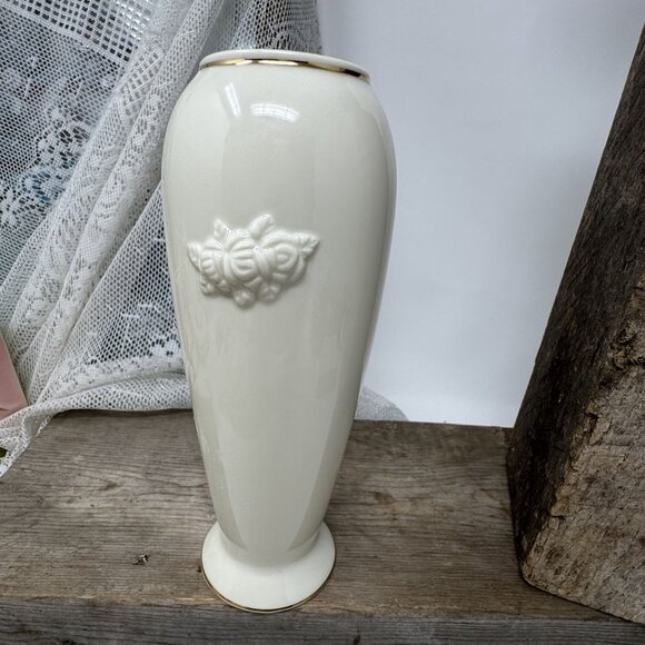 Lenox Ivory Rose Vase With Gold Trim Elegant 7.5" tall - Picture 6 of 7